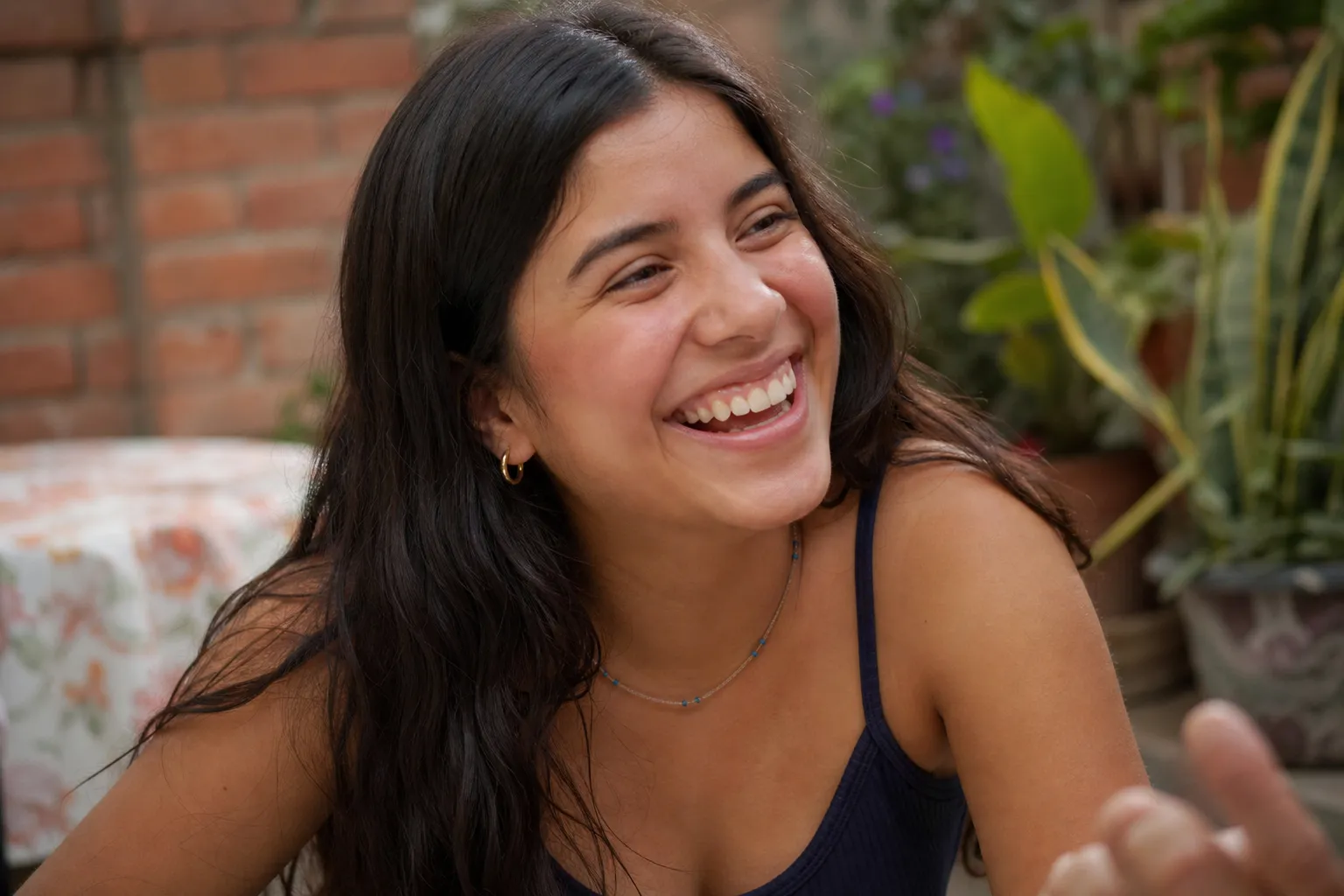 prima — cousin (female)